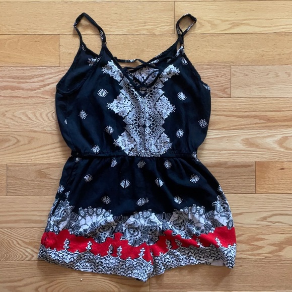 Romper - Picture 2 of 3